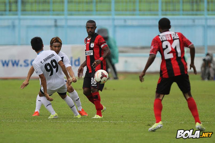 Persipura Bantai Mitra Kukar