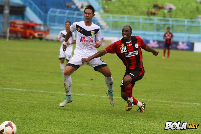 Persipura Bantai Mitra Kukar