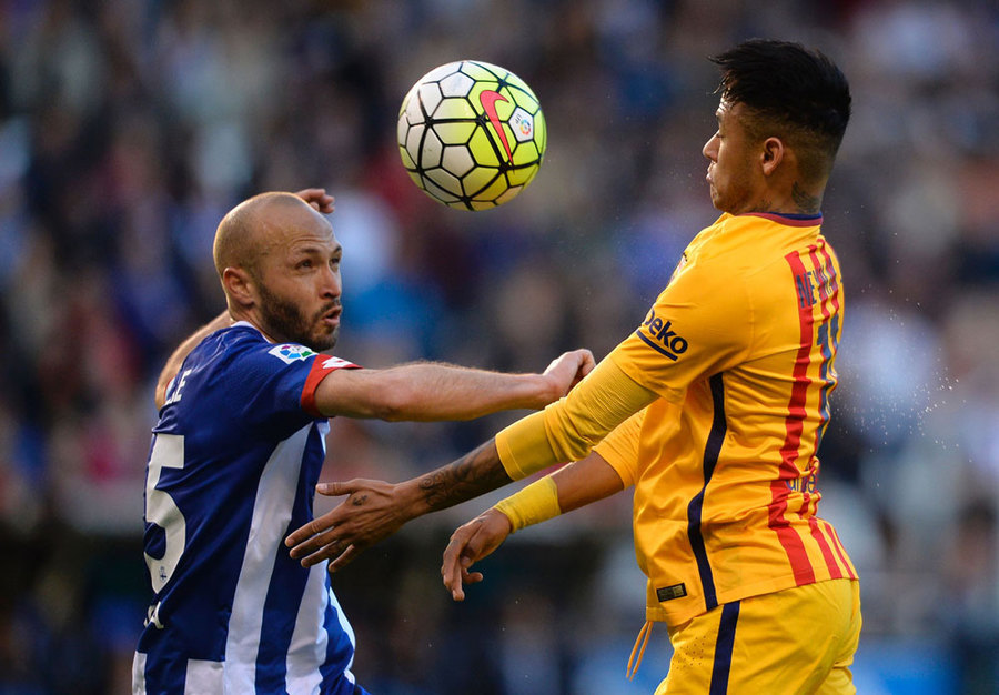 Suarez Quattrick, Barca Gulung Deportivo