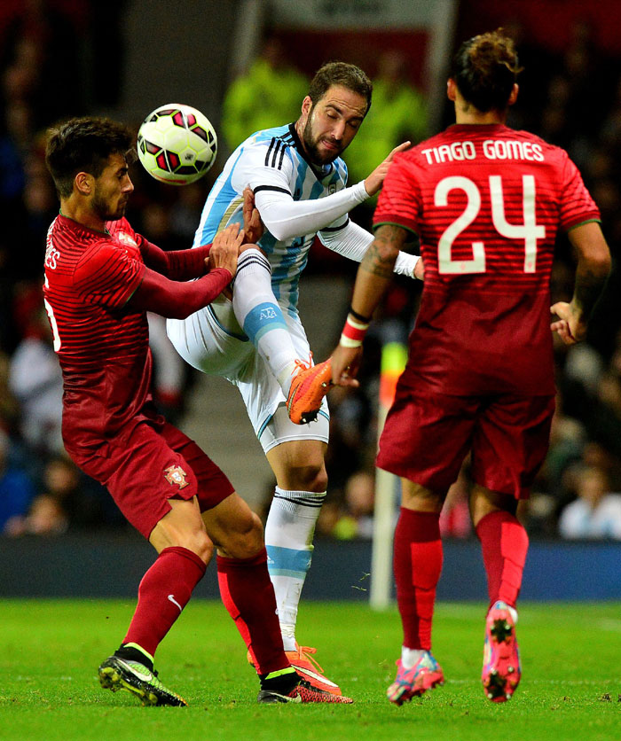 portugal_vs_argentina 20141119 008 bola