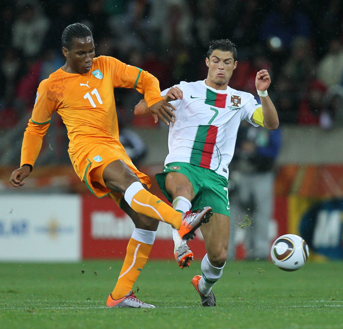 Капдевила. Дрогба и Роналду. Капдевила футболист лучший левый защитник на ЧМ 2010. Cristiano Ronaldo vs Ivory Coast.