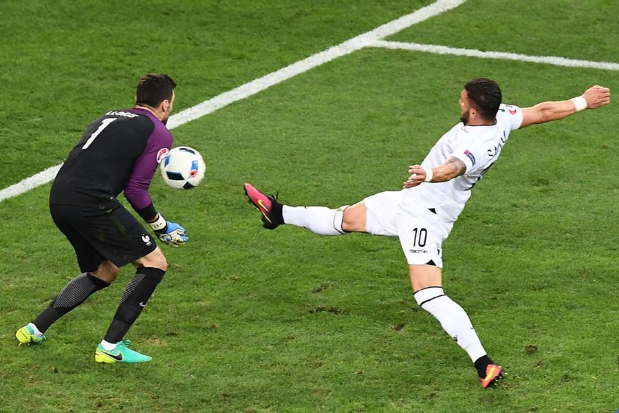 Prancis Menang dramatis Atas Albania