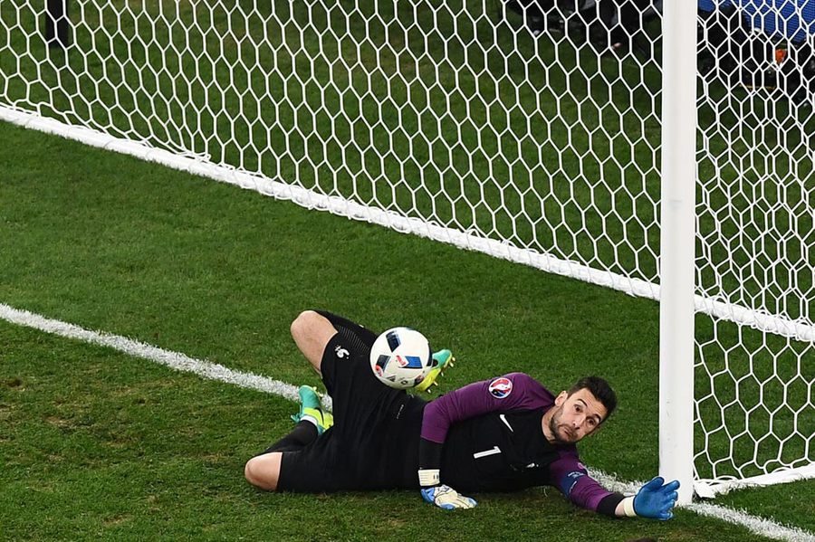 Prancis Menang dramatis Atas Albania