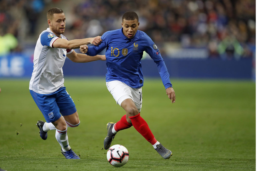 Prancis Pesta Empat Gol Lawan Islandia