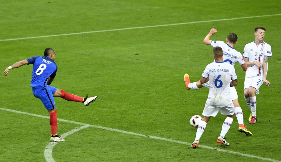 Prancis Lelehkan Islandia