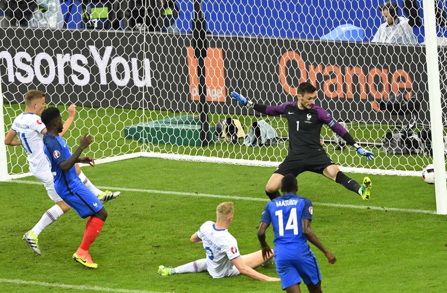 Prancis Lelehkan Islandia