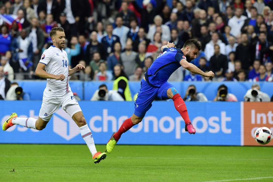 Prancis Lelehkan Islandia