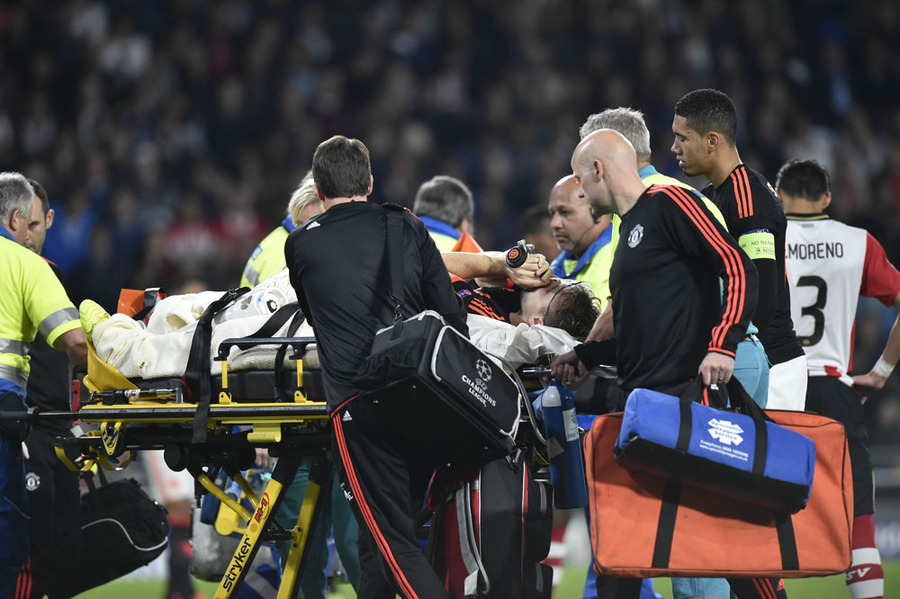Duka Setan Merah di Philips Stadion