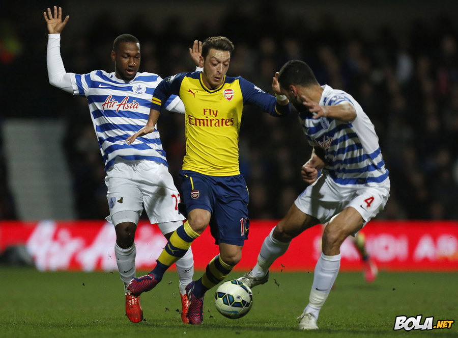 Giroud dan Alexis Menangkan Arsenal