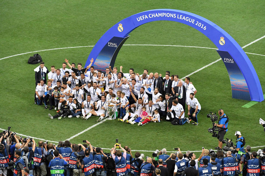 Real Madrid Raih Trofi Liga Champions
