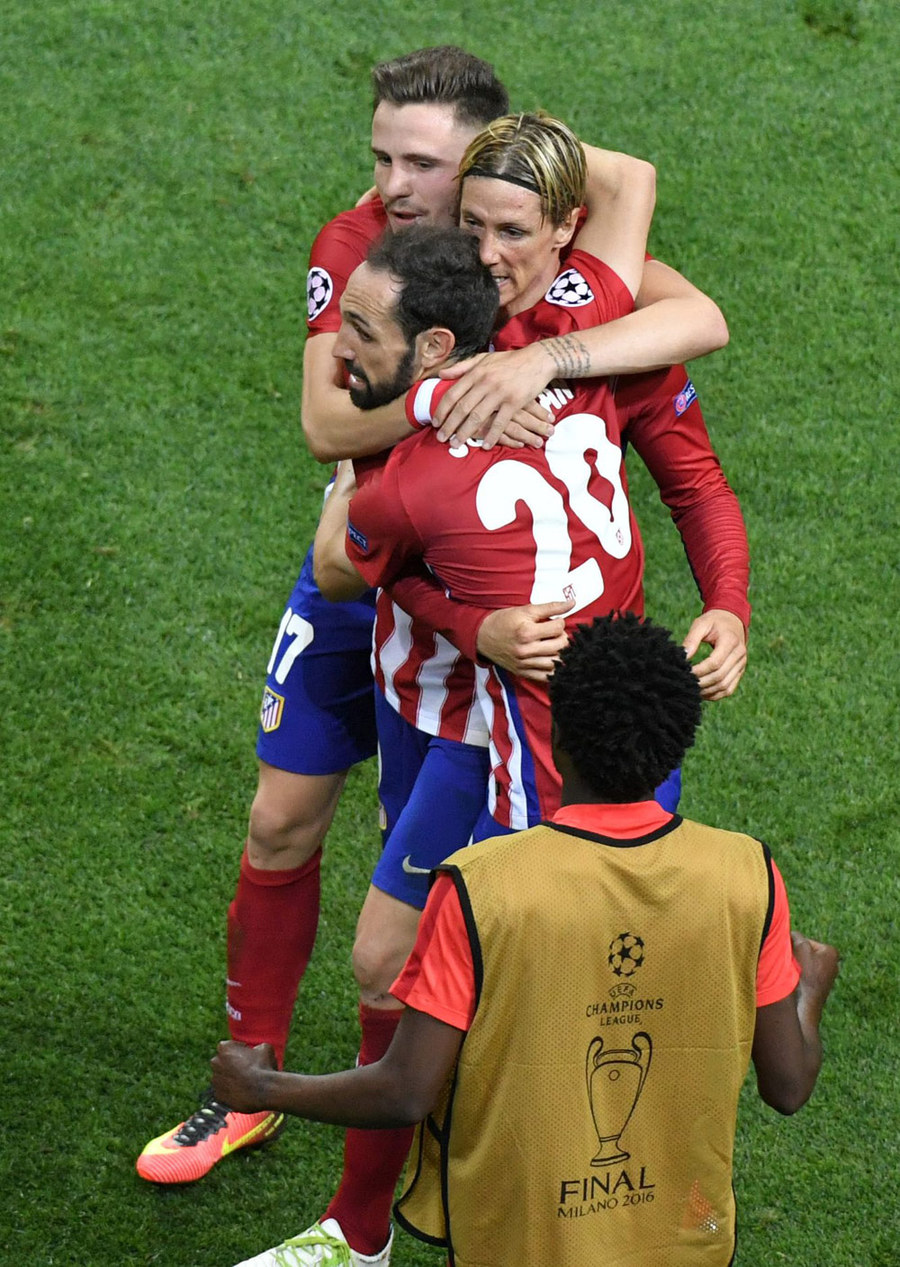 Real Madrid Raih Trofi Liga Champions
