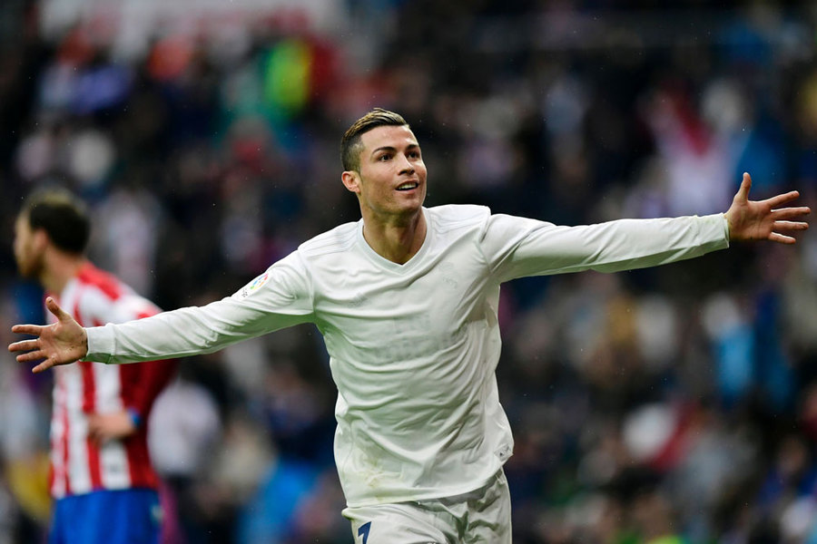 Brace Ronaldo Bungkam Gijon di Bernabeu