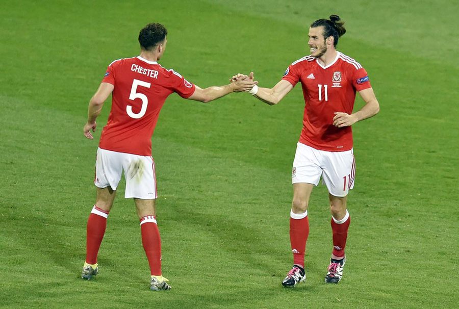 Hajar Rusia, Wales Juara Grup B