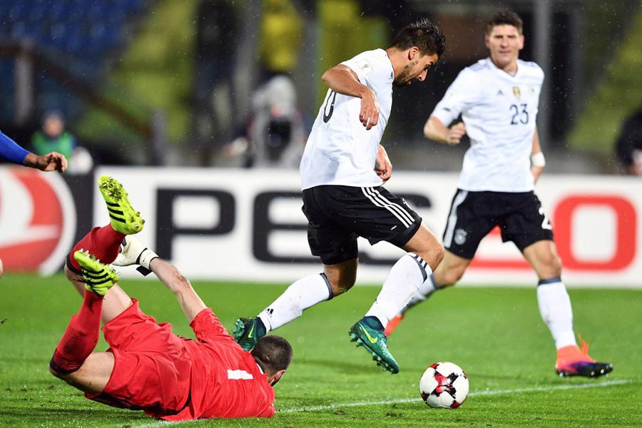 Hattrick Gnabry, Jerman Bantai San Marino