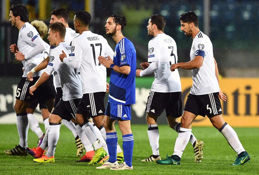 Hattrick Gnabry, Jerman Bantai San Marino