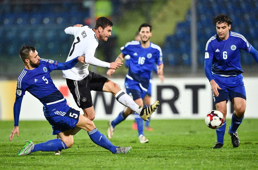 Hattrick Gnabry, Jerman Bantai San Marino