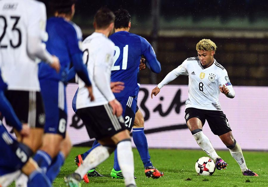 Hattrick Gnabry, Jerman Bantai San Marino