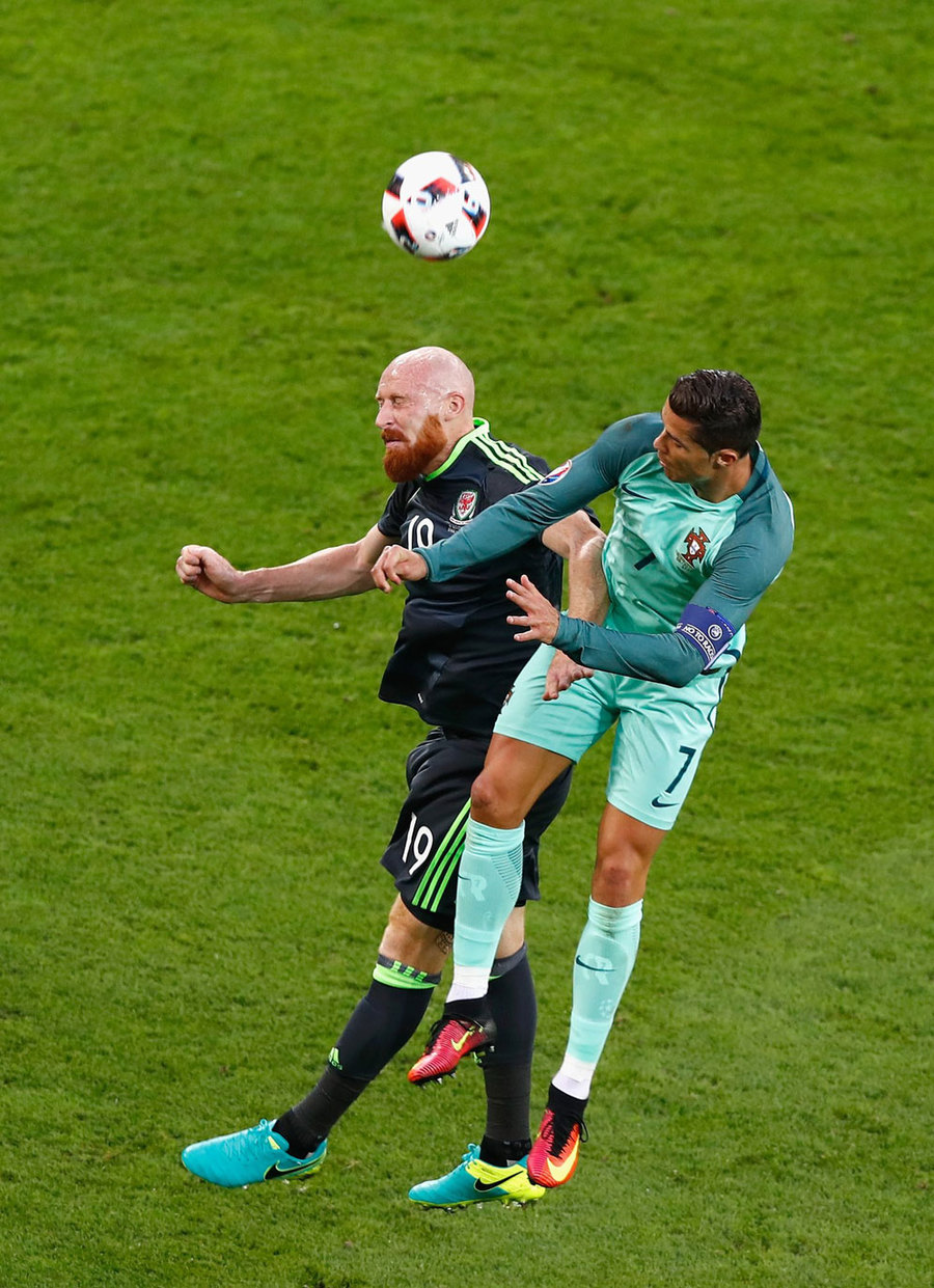 Ronaldo Pimpin Portugal ke Final