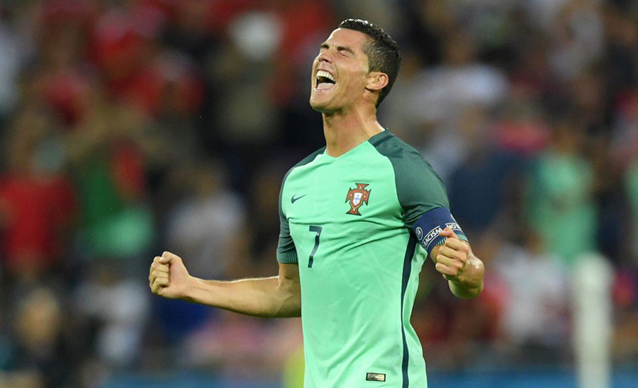 Ronaldo Pimpin Portugal ke Final