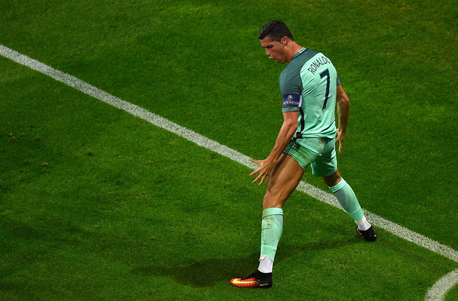 Ronaldo Pimpin Portugal ke Final