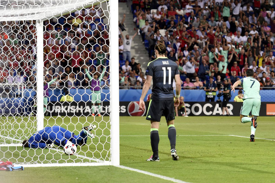 Ronaldo Pimpin Portugal ke Final