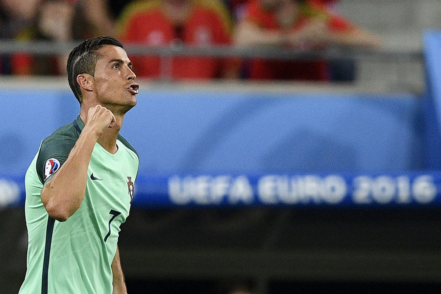 Ronaldo Pimpin Portugal ke Final