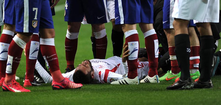 Hujan Kartu, Atleti Imbangi Sevilla
