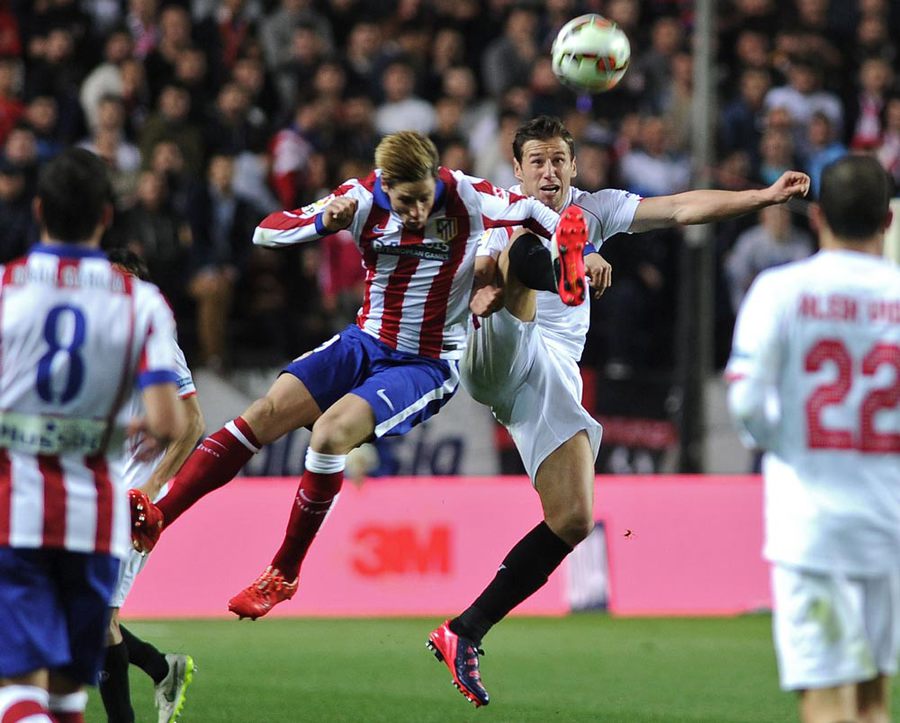 Hujan Kartu, Atleti Imbangi Sevilla