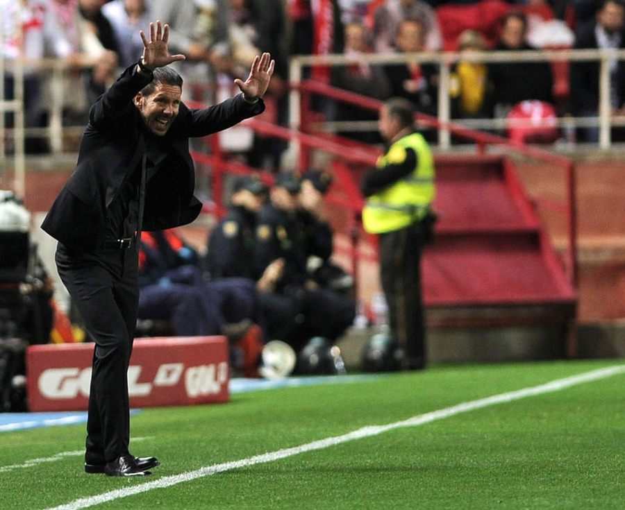 Hujan Kartu, Atleti Imbangi Sevilla