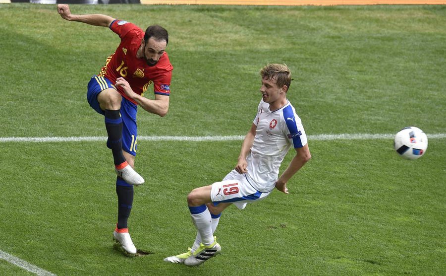 Tandukan Pique Taklukkan Ceko Tandukan Pique Taklukkan Ceko