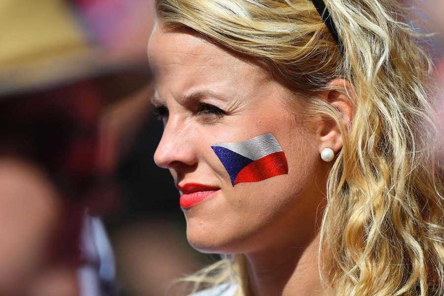Kompilasi Suporter Cantik dan Seksi di Gelaran Euro 2016