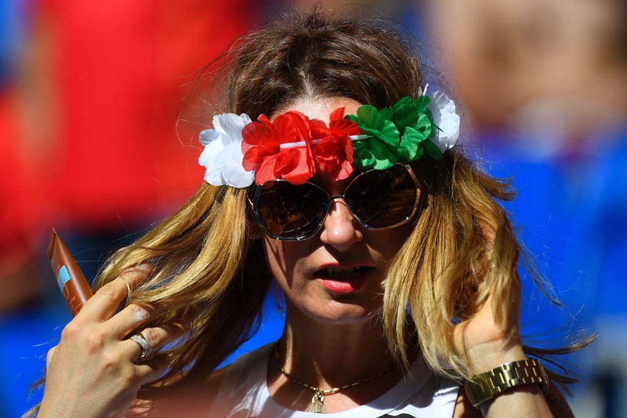 Kompilasi Suporter Cantik dan Seksi di Gelaran Euro 2016