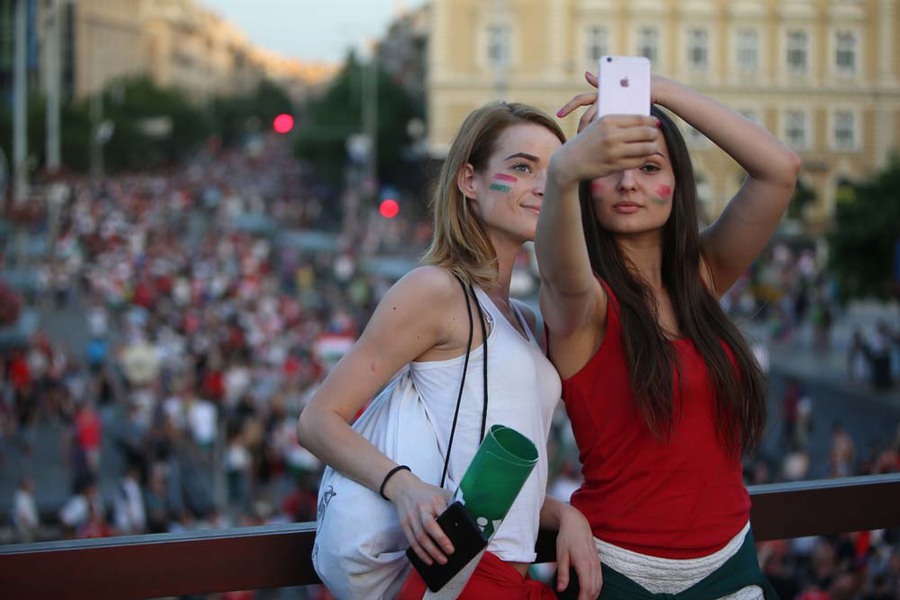 Kompilasi Suporter Cantik dan Seksi di Gelaran Euro 2016