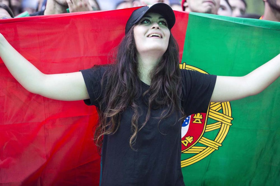 Kompilasi Suporter Cantik dan Seksi di Gelaran Euro 2016