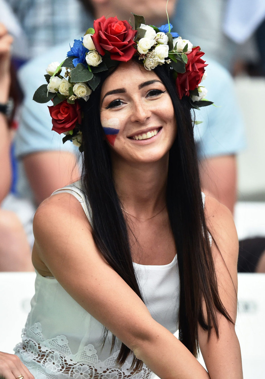 Kompilasi Suporter Cantik dan Seksi di Gelaran Euro 2016