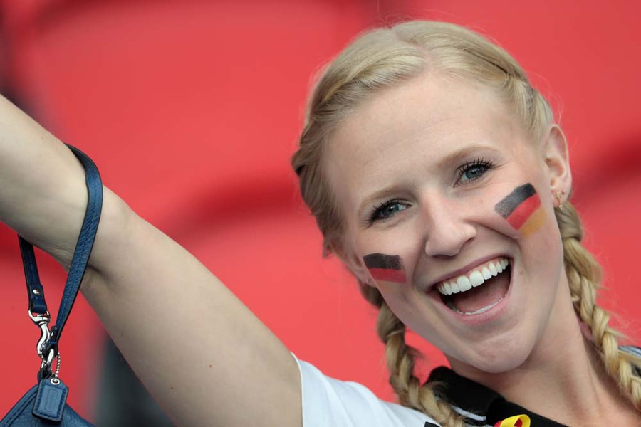 Kompilasi Suporter Cantik dan Seksi di Gelaran Euro 2016