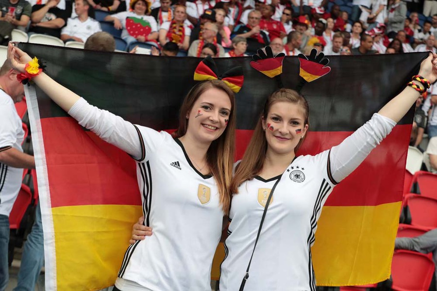 Kompilasi Suporter Cantik dan Seksi di Gelaran Euro 2016