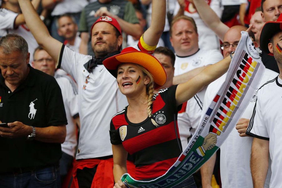 Kompilasi Suporter Cantik dan Seksi di Gelaran Euro 2016