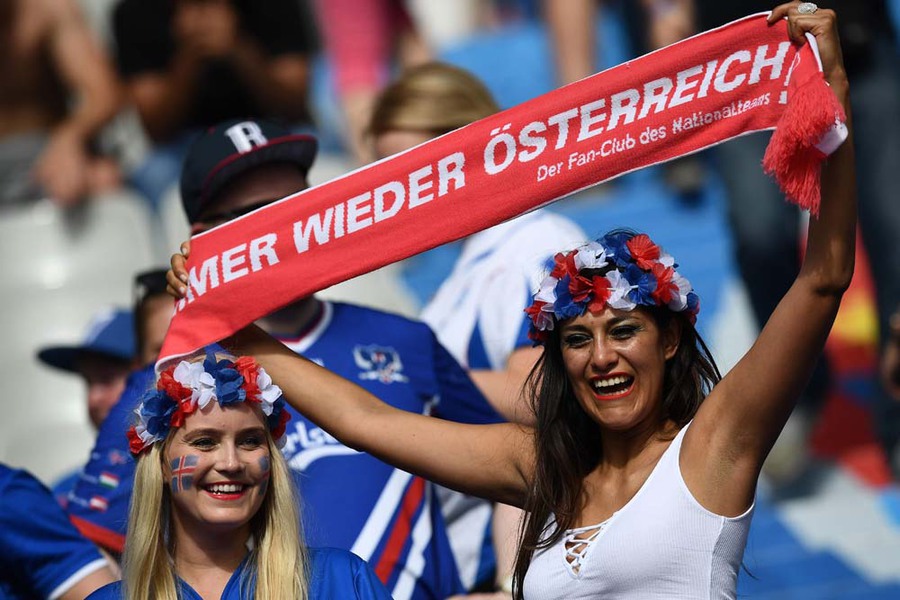 Kompilasi Suporter Cantik dan Seksi di Gelaran Euro 2016
