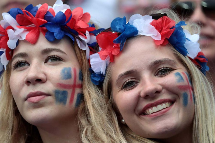Kompilasi Suporter Cantik dan Seksi di Gelaran Euro 2016