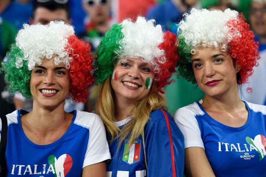 Kompilasi Suporter Cantik dan Seksi di Gelaran Euro 2016