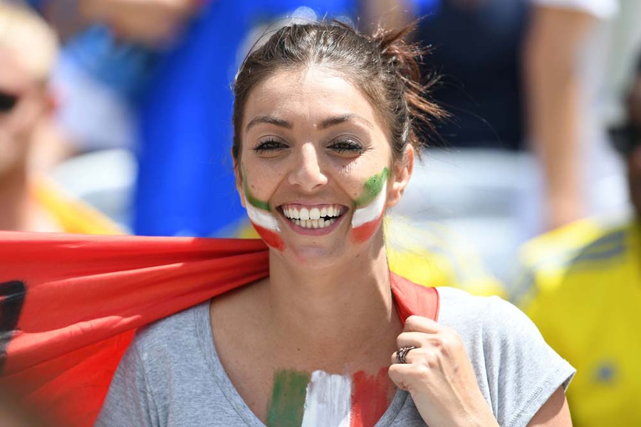 Kompilasi Suporter Cantik dan Seksi di Gelaran Euro 2016