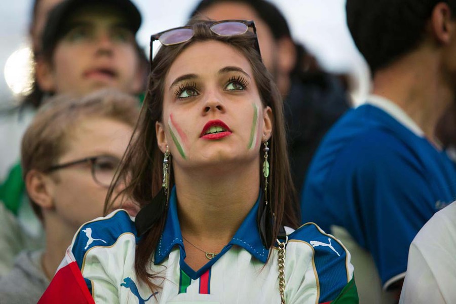 Kompilasi Suporter Cantik dan Seksi di Gelaran Euro 2016