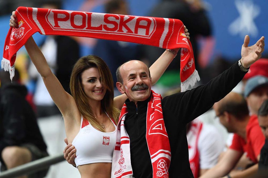 Kompilasi Suporter Cantik dan Seksi di Gelaran Euro 2016
