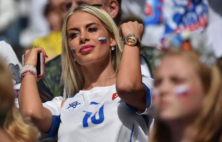 Kompilasi Suporter Cantik dan Seksi di Gelaran Euro 2016