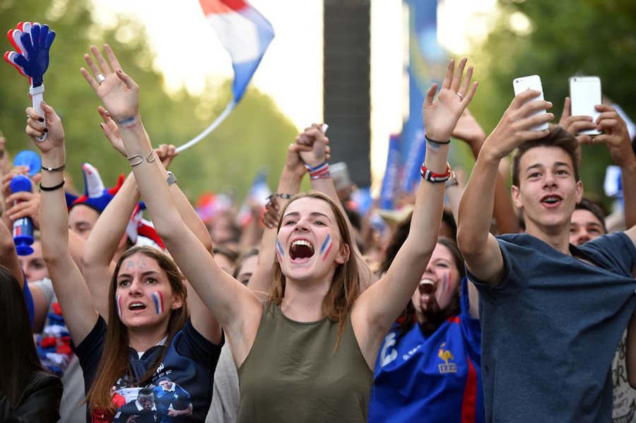 Kompilasi Suporter Cantik dan Seksi di Gelaran Euro 2016