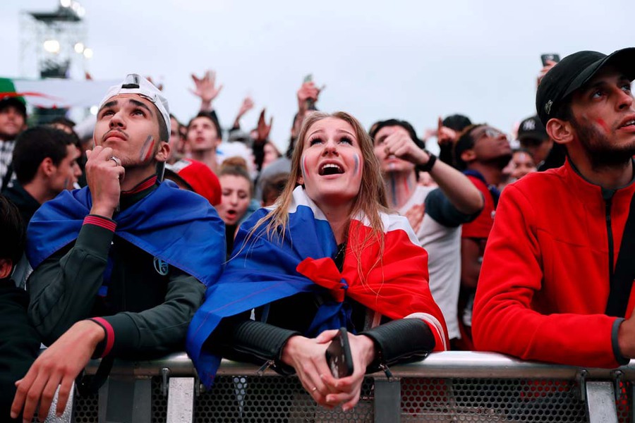 Kompilasi Suporter Cantik dan Seksi di Gelaran Euro 2016