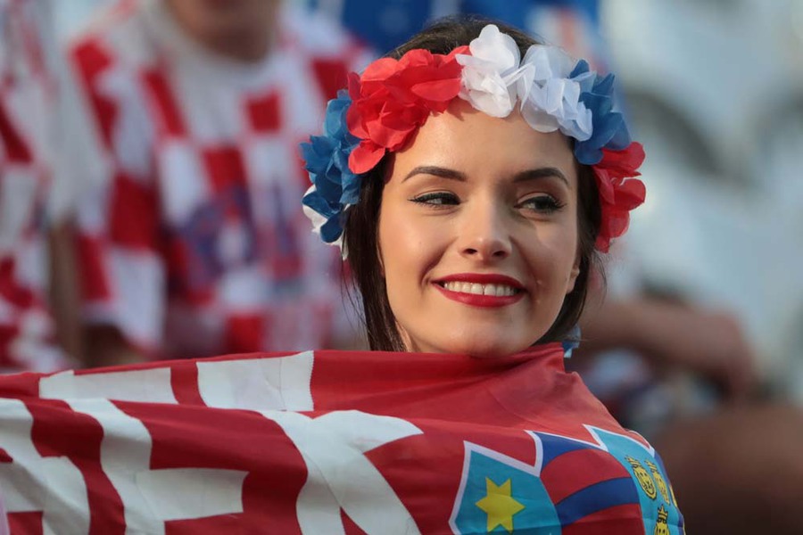 Kompilasi Suporter Cantik dan Seksi di Gelaran Euro 2016