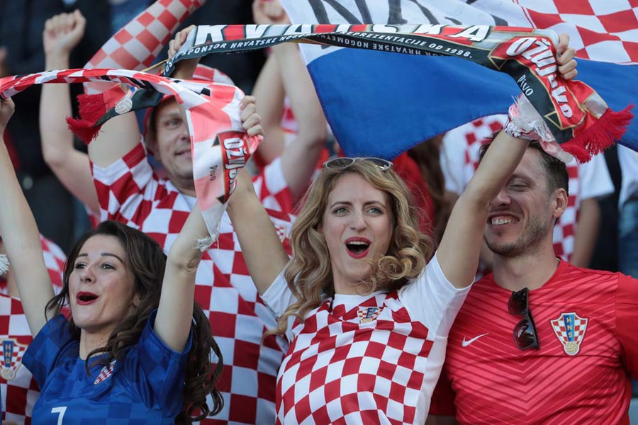 Kompilasi Suporter Cantik dan Seksi di Gelaran Euro 2016