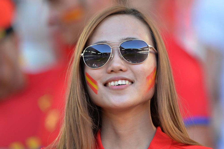Kompilasi Suporter Cantik dan Seksi di Gelaran Euro 2016